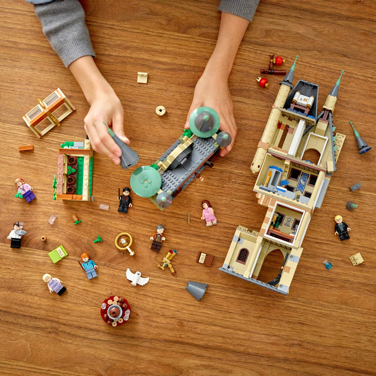 Castle Toy Playset with 8 Character Minifigures T918644